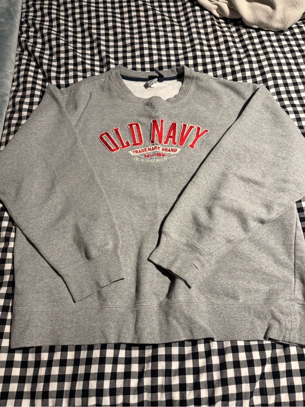 Vintage Old Navy Men's Gray Crewneck Sweatshirt with Red Logo